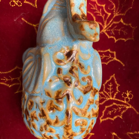 Porcelain antiqued elephant - Picture 3 of 8